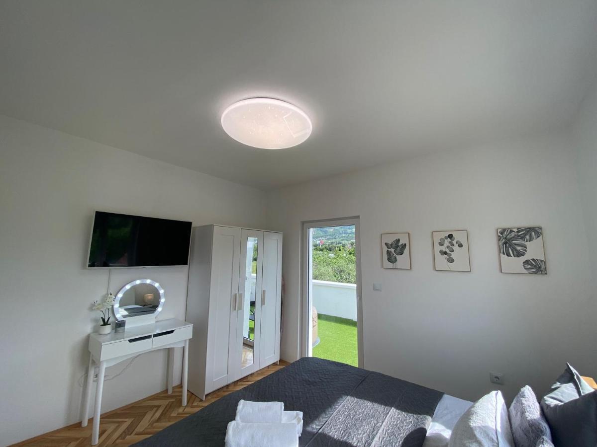 Apartment Milena Kastela Mit Whirlpool Экстерьер фото